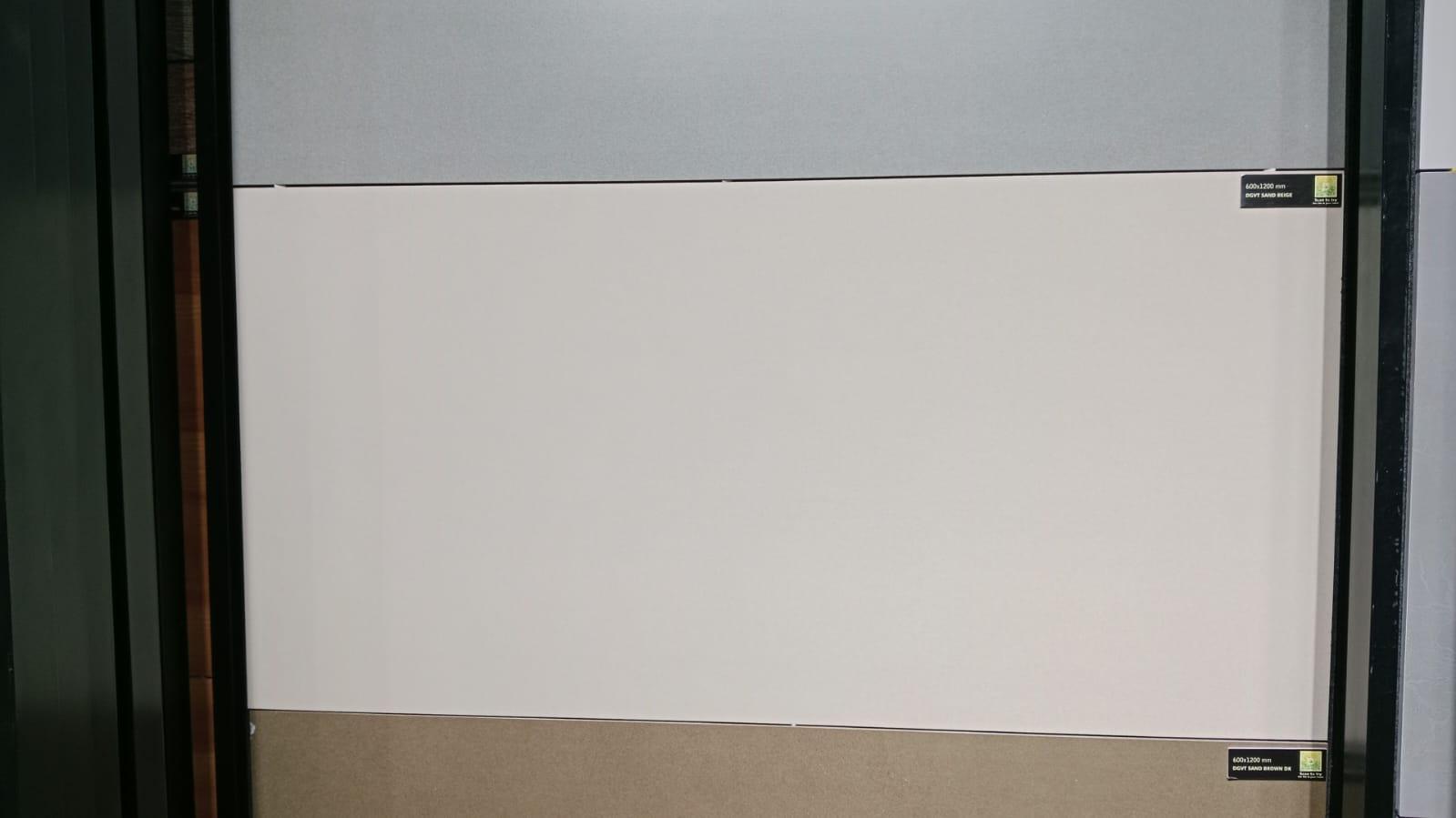 Matte Finish DGVT Sand Beige Glazed Vitrified Tiles 800x1600 mm